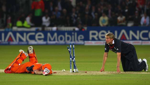 Edgar-Schiferli-of-Netherlands-lies-on-the-ground-after-Stuart-Broad-of-England-failed-to-run-him-out-du