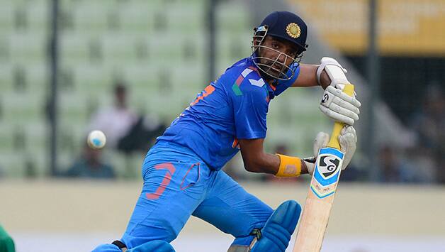 Robin Uthappa and Manan Vohra were dismissed in quick succession © AFP