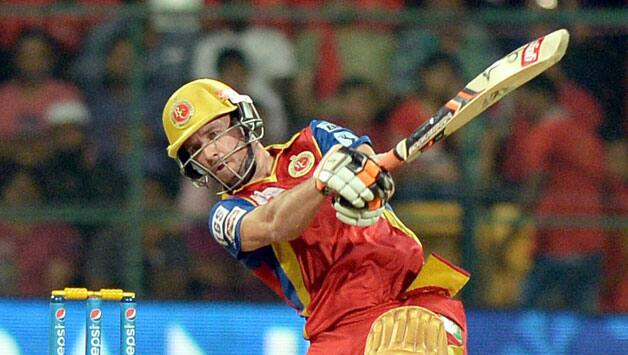 AB de Villiers is on 38 © IANS