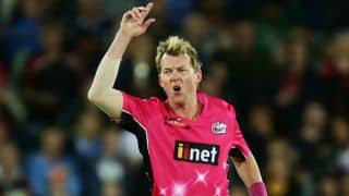 Brett Lee's last two wickets in BBL 2014-15 final Brett Lee's last two wickets in BBL 2014-15 final