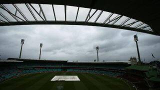 IND vs AUS: Rain interrupts play after 16 overs IND vs AUS: Rain interrupts play after 16 overs