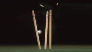 Uttar Pradesh bowled out for 220 vs Karnataka Uttar Pradesh bowled out for 220 vs Karnataka