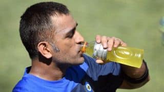 Dhoni seemed to be out of ideas, says Gavaskar Dhoni seemed to be out of ideas, says Gavaskar