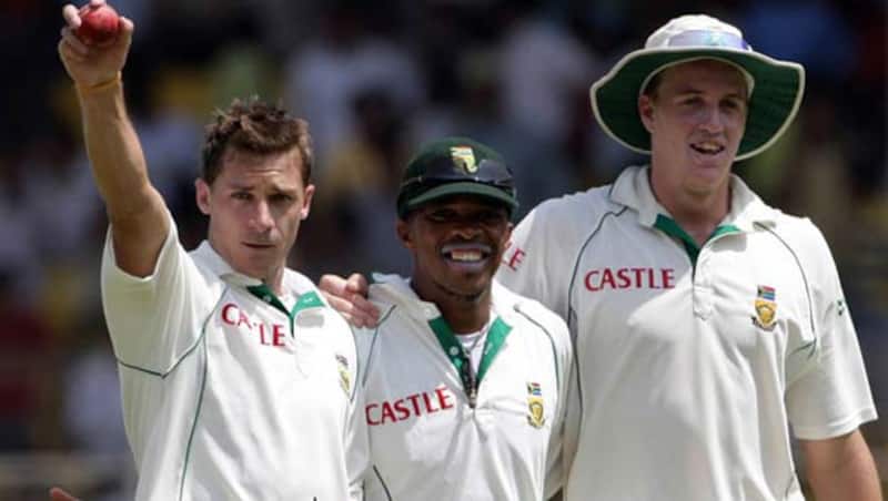 Lonwabo Tsotsobe and Paul Harris were made to realize that they are no match for Steyn and Morkel, and despite occasional flashes of quality from Tsotsobe, they were always there to be scored off &Acirc;&copy; Getty Images