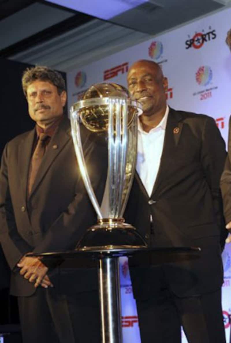 Kapil Dev (left) and Viv Richards &Acirc;&copy; AFP