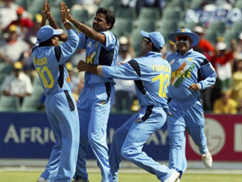 Sri Lanka hold a 4-2 advantage over India in their head-to-head meetings in the World Cup &Acirc;&copy; Getty Images