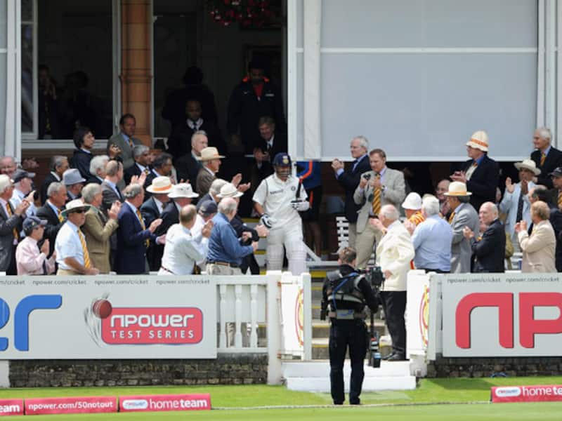 Arise, Lord&rsquo;s &ldquo;&brvbar; Sachin Tendulkar gets a standing ovation as he steps out to bat on the third day of the first India-England Test at Lord&rsquo;s on Saturday.