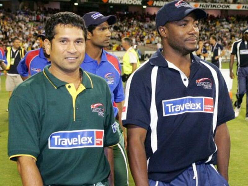 Despite differences in batting techniques and approach, the two gifted batsmen, Sachin Tendulkar (left) and Brian Lara have exemplified batting in their unique style for almost two decades © AFP