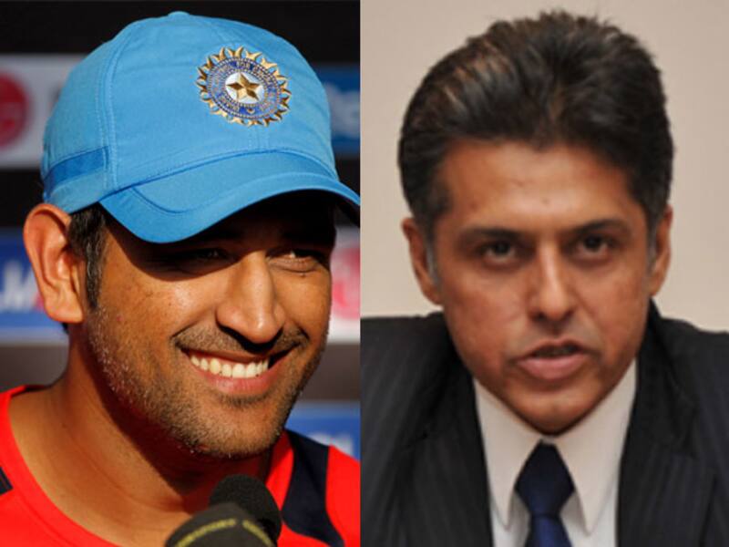 India skipper MS Dhoni (left) and Congress leader Manish Tewari &copy; Getty Images