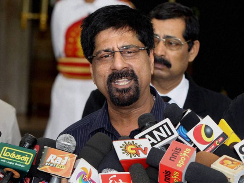 It is believed that Krishnamachari Srikkanth had volunteered to be selector cum emergency opener when opener, Virender Sehwag got injured in the Test series. This out-of-the-box thinking impressed the BCCI