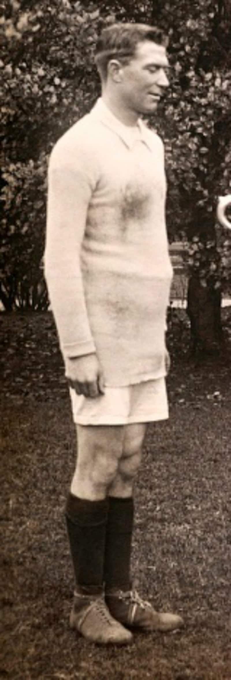 Andy Ducat dug out a yorker to mid on and the bowler was about to start for his next delivery, when Ducat fell on his back. According to some players of that day, "he dropped like a stone and was dead as he hit the ground". &copy; Getty Images
