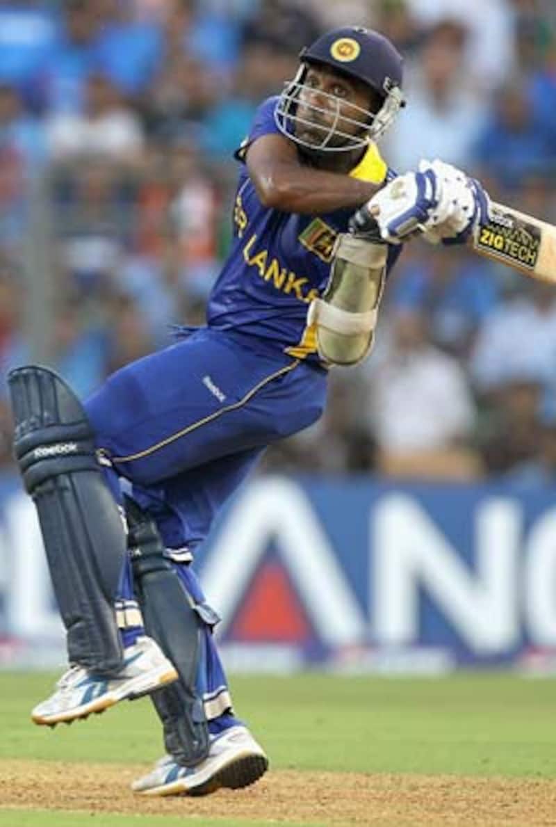 Mahela Jayawardene in an aggressive mood en route his hundred in the final &Acirc;&copy; Getty Images