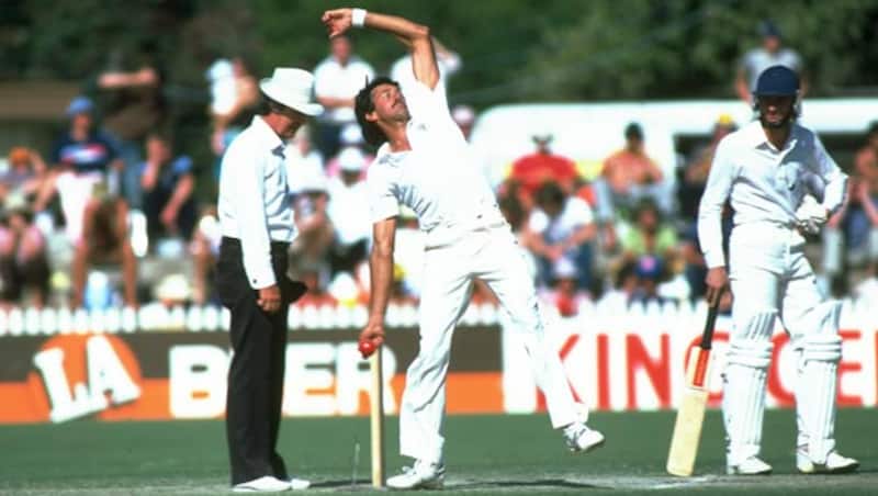 Bruce Yardley bowls during the third Test of the Ashes 1981-82 against England at the Adelaide Oval &Acirc;&copy; Getty Images