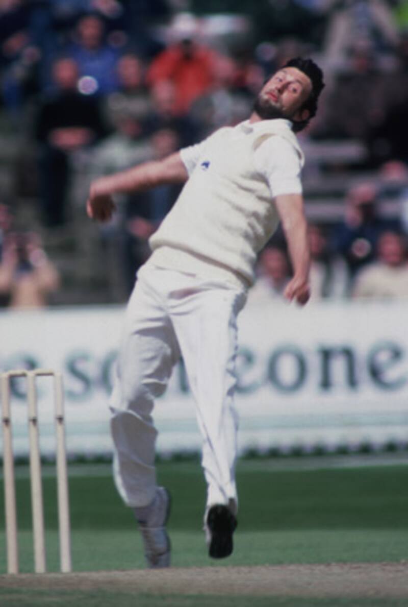 Mike Hendrick's bowling action &Acirc;&copy; Getty Images