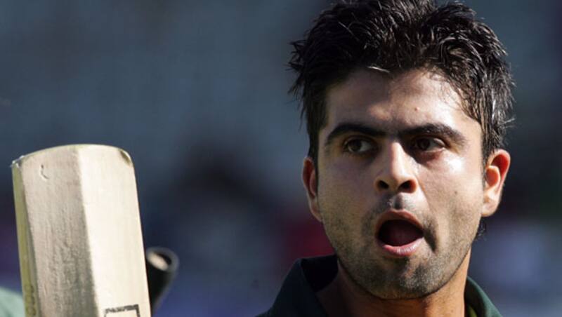 Ahmed Shehzad fined for pushing Tillakaratne Dilshan during Pakistan-Sri Lanka 3rd ODI
