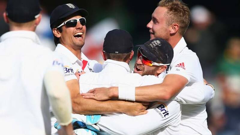Stuart Broad (extreme right) celebrates the wicket of George Bailey (not in photo) on Day One of the second Ashes 2013-14 Test &Acirc;&copy; Getty Images