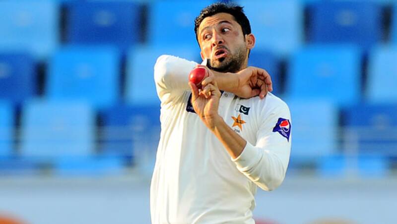 Junaid Khan picked up three wickets &copy; AFP