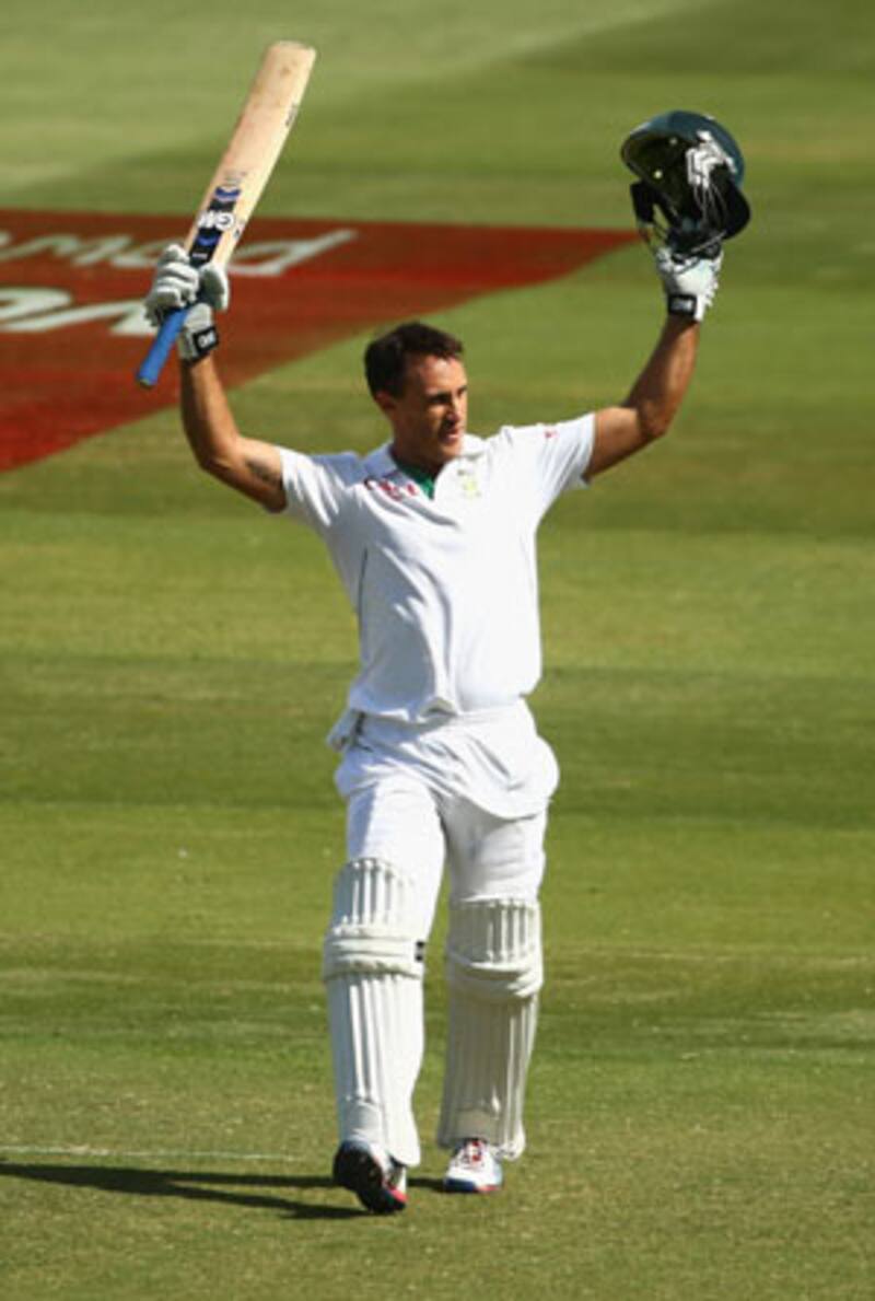 Faf du Plessis played a marathon innings to save South Africa from certain defeat in the Adelaide Test in November 2012. He scored 110 runs off 376 deliveries in 466 minutes to draw the match &copy; Getty Images