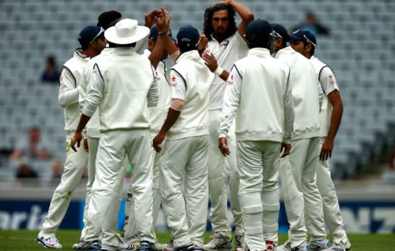 Ishant Sharma struck with two wickets  in the first session &copy; Getty Imnges