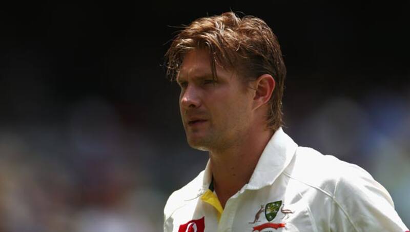 Shane-Watson-of-Australia-walks-out-to-bat-after-the-lunch-break-during-day-two-of-the-Second-Test-match