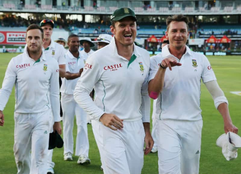 South Africa celebrate after winning 2nd Test