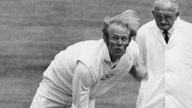 Tony Greig infamously runs out Alvin Kallicharran at Port of Spain in 1974 - Cricket Country