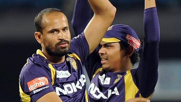 Yusuf Pathan (left) © AFP