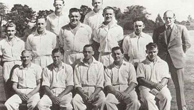 Back row, from left: Ces Burke (12th man), Tom Burtt. Middle row (from left): Bert Sutcliffe, Roy Scott, Colin Snedden, Verdun Scott, Don Taylor, Jack Kerr (selector). Front row, from left: Eric Tindill, Jack Cowie, Walter Hadlee (c), Mervyn Wallace, Brun Smith. Photo Courtesy: Wikimedia Commons
