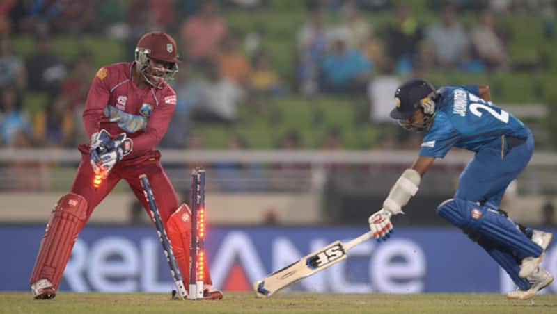 Sri Lanka's two key batsmen Mahela Jayawardene and Tillakaratne Dilshan were dismissed run-out &Acirc;&copy; Getty Images