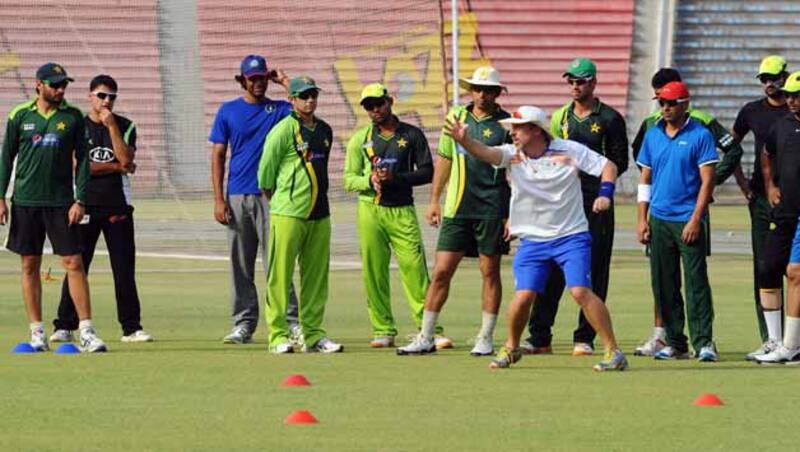 Julien Fountain (in white T-Shirt) training with the Pakistan team &copy; AFP