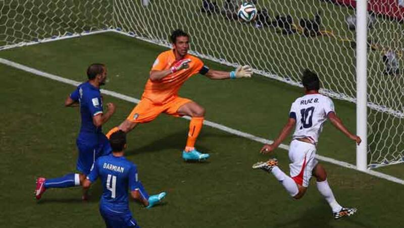 Bryan-Ruiz-full