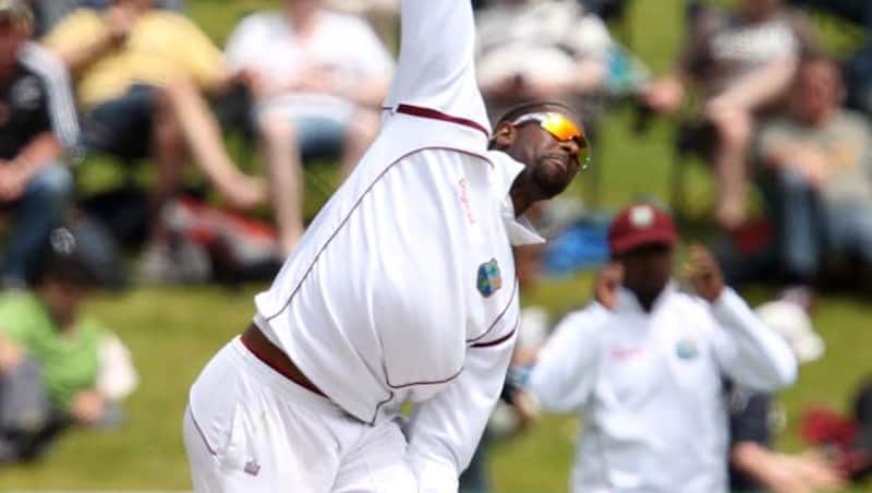 Shane Shillingford took the wicket of Ross Taylor in the first session of Day Two &Acirc;&copy; Getty Images (File Photo)