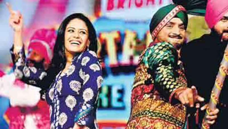 Harbhajan Singh (centre) gave a glimpse of his dancing skills