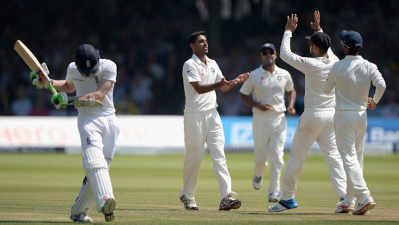 England in trouble at Tea © Getty Images