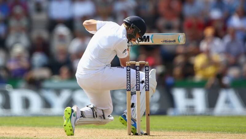 Joe Root was dismissed early by Bhuvneshwar Kumar © Getty Images