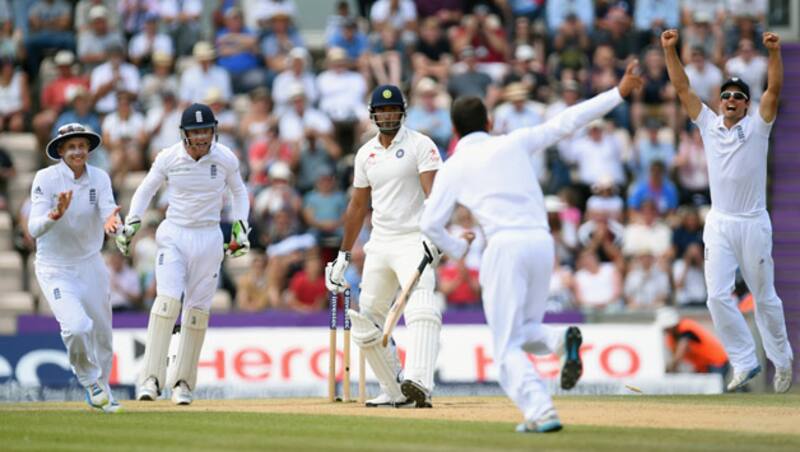 England celebrate their win over India in the final day of the third Test after spinner Moeen Ali dismissed last man Pankaj Singh © Getty Images