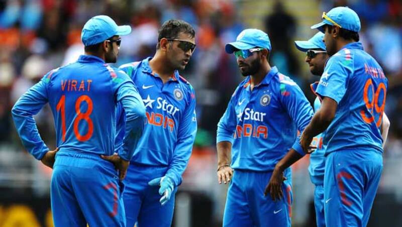 MS-Dhoni-of-India-gives-orders-to-his-team-during-the-One-Day-International-match-be