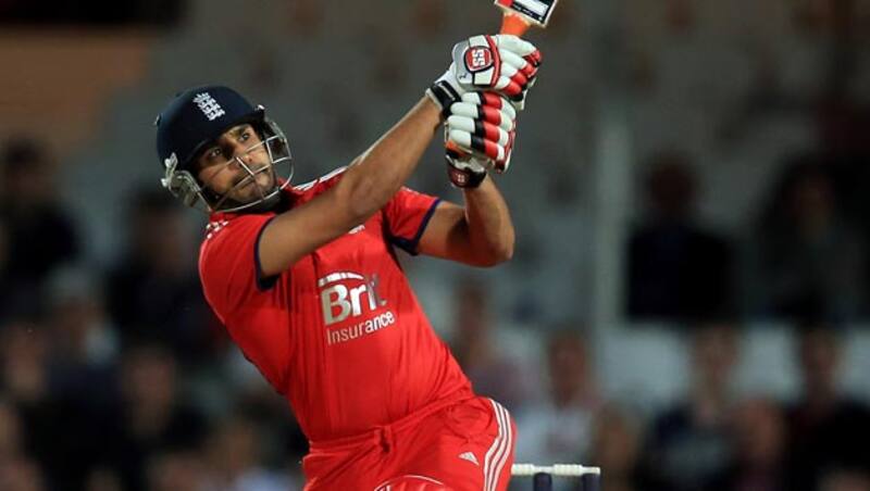 Ravi Bopara was informed 30 minutes before the squad was announced by selector James Whitaker © Getty Images
