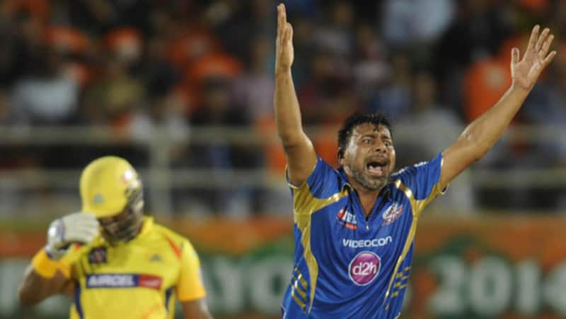 Praveen Kumar injured his shoulder during the first match against Lahore Lions &copy; IANS 