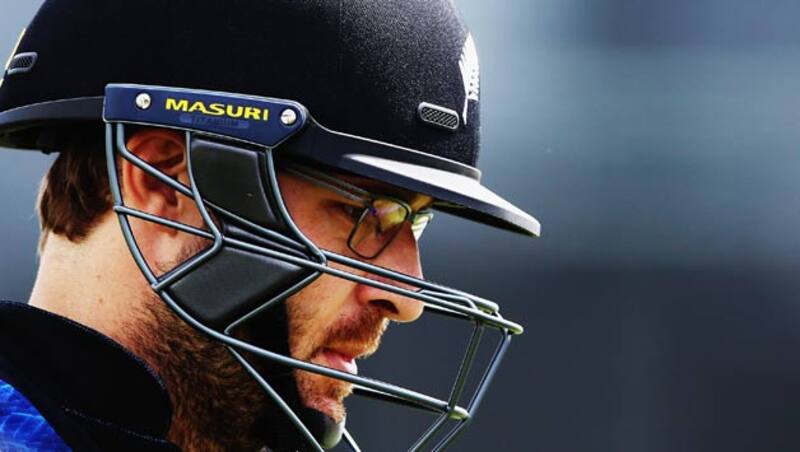 Daniel Vettori tried to sweep across the line, only to miss the line of the delivery completely &Acirc;&copy; Getty Images (File Photo)