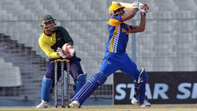 Manoj Tiwary scored List A career best 151 to set up win a semi final win over North Zone in the Deodhar Trophy &Acirc;&copy; IANS