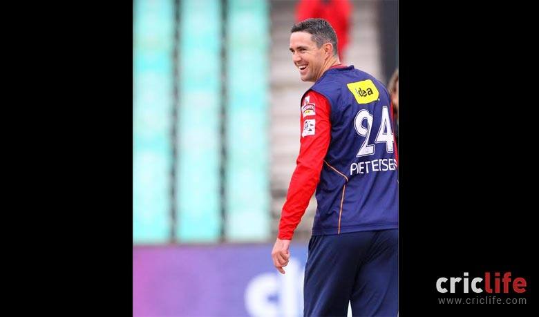 Kevin Pietersen offers to coach children