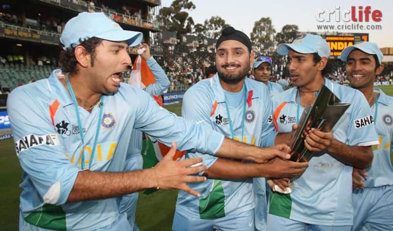 Robin Uthappa (second from left) made his T20I debut against Scotland in the inaugural ICC World T20 in 2007. India went on to win the World T20 title &Acirc;&copy; Getty Images