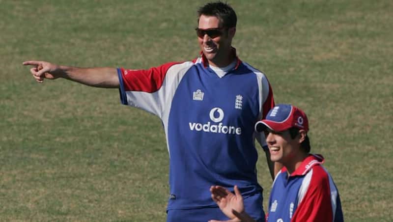 England openers Marcus Trescothick (left) and Alastair Cook share a laugh during a training session &copy; Getty Images