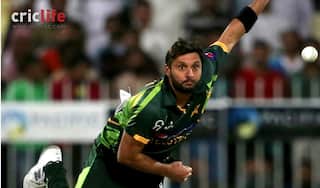 Shahid Afridi and four other Pakistani players issued show cause notice by PCB