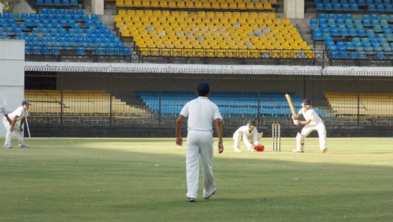 Akshath Reddy's 133 helps Hyderabad inch closer to Jharkhand's score in Ranji Trophy 2014-15 tie
