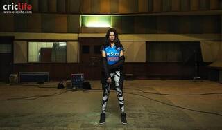 Deepika Padukone, Neha Dhupia sport Team India jersey