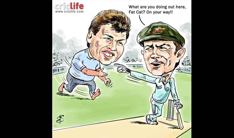 Unbelievable! Overjoyed former Test cricketer runs on the ground to congratulate Steve Waugh!