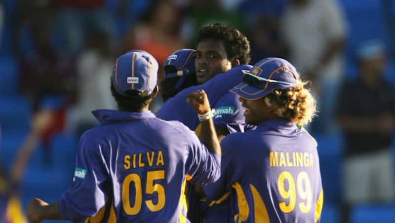 Cometh the hour, cometh the man... Dilhara Fernando held his nerve to bowl a tremendous final over © Getty Images
