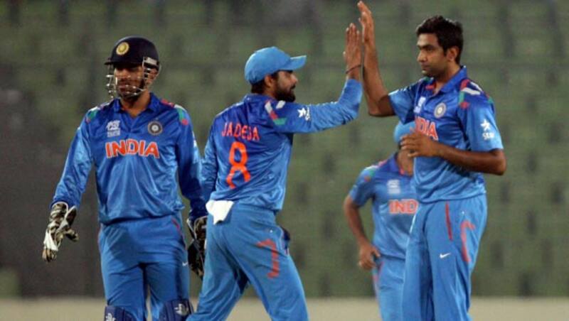 MS Dhoni's men would be under pressure as they would play against Pakistan in Adelaide Oval © IANS